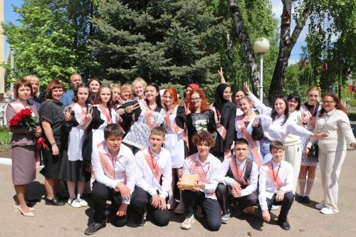 Последний звонок в Уруссинской СОШ №2