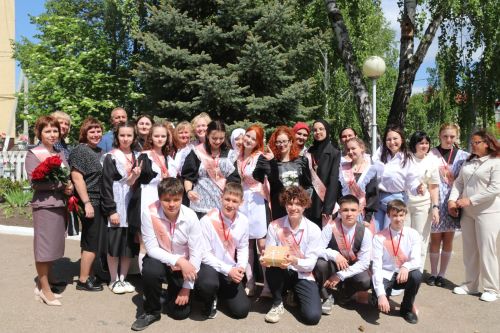 Последний звонок в Уруссинской СОШ №2
