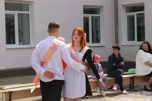 Последний звонок в Уруссинской СОШ №2