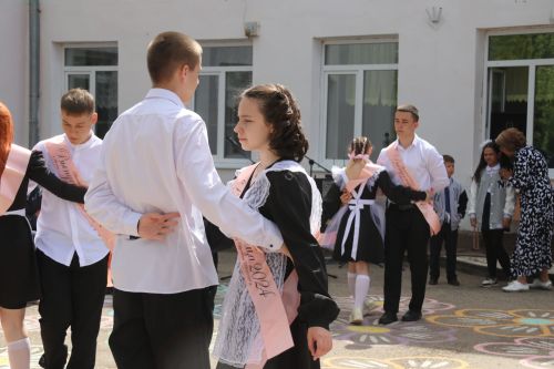 Последний звонок в Уруссинской СОШ №2