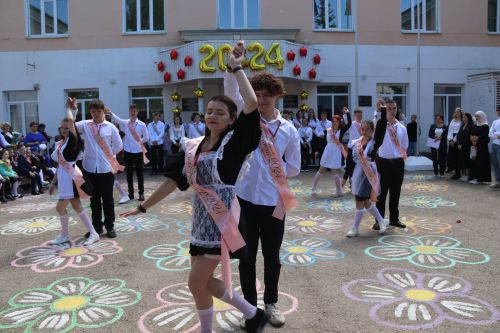 Последний звонок в Уруссинской СОШ №2