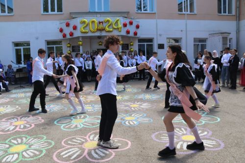 Последний звонок в Уруссинской СОШ №2