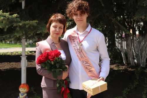 Последний звонок в Уруссинской СОШ №2