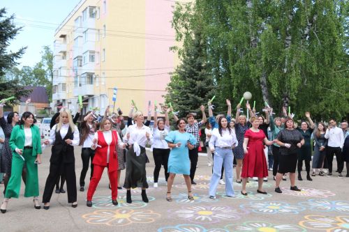 Последний звонок в Уруссинской СОШ №2