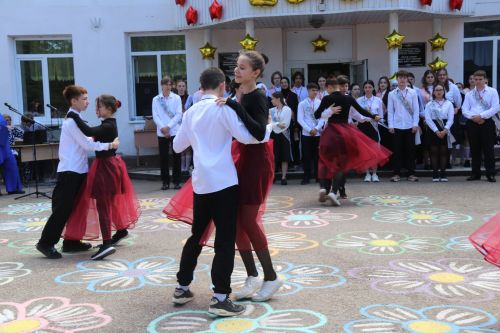 Последний звонок в Уруссинской СОШ №2
