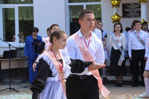 Последний звонок в Уруссинской СОШ №2