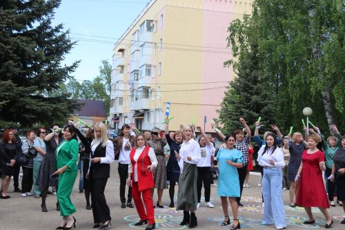 Последний звонок в Уруссинской СОШ №2