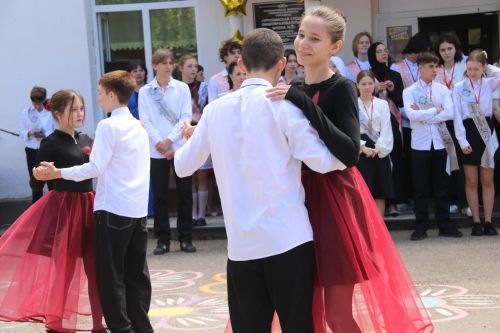 Последний звонок в Уруссинской СОШ №2