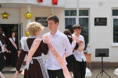 Последний звонок в Уруссинской СОШ №2
