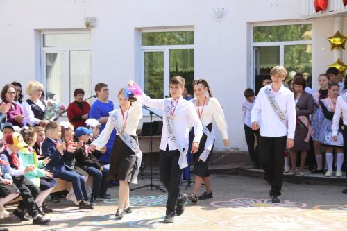 Последний звонок в Уруссинской СОШ №2