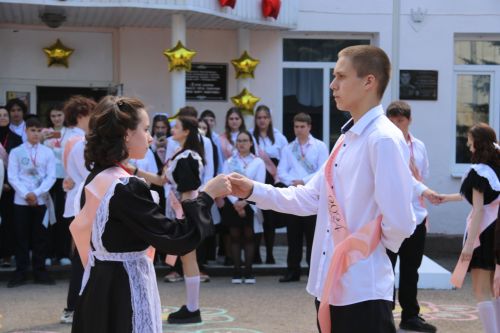 Последний звонок в Уруссинской СОШ №2