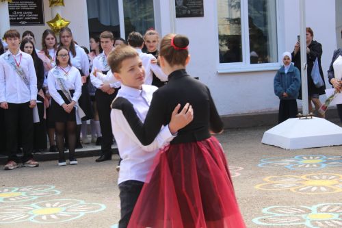 Последний звонок в Уруссинской СОШ №2
