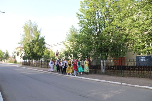 Работники культуры традиционно провели сбор подарков от населения для участников состязаний и конкурсов на Сабантуе