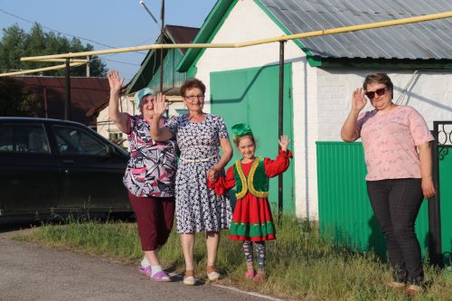 Работники культуры традиционно провели сбор подарков от населения для участников состязаний и конкурсов на Сабантуе