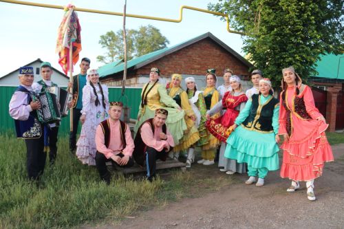 Работники культуры традиционно провели сбор подарков от населения для участников состязаний и конкурсов на Сабантуе