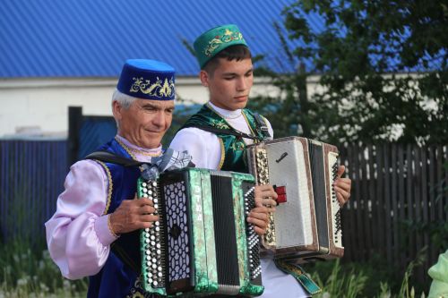 Работники культуры традиционно провели сбор подарков от населения для участников состязаний и конкурсов на Сабантуе