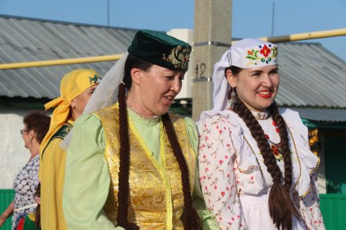 Работники культуры традиционно провели сбор подарков от населения для участников состязаний и конкурсов на Сабантуе