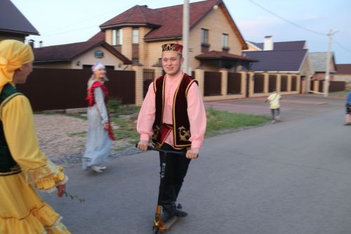 Работники культуры традиционно провели сбор подарков от населения для участников состязаний и конкурсов на Сабантуе
