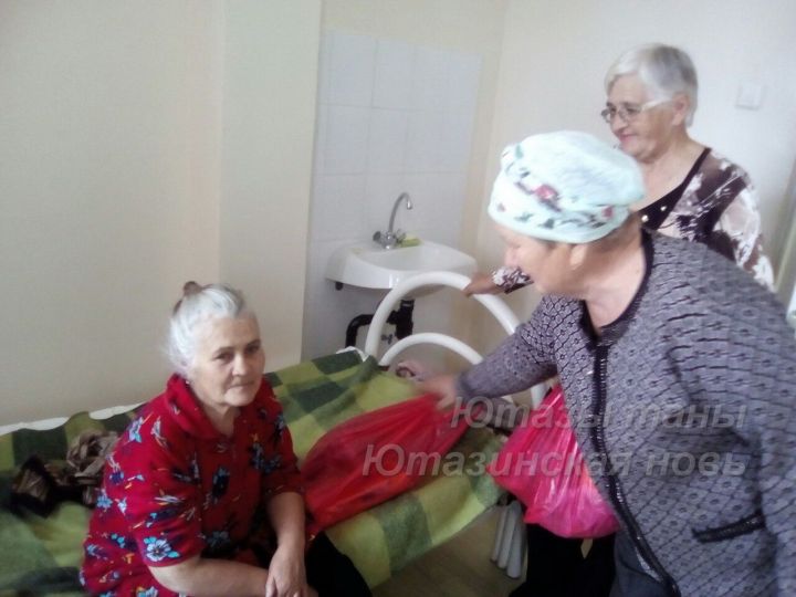 Члены районного Совета ветеранов навестили больных
