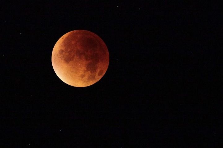 Россияне сегодня увидят «Кровавую Луну» и Великое противостояние Марса