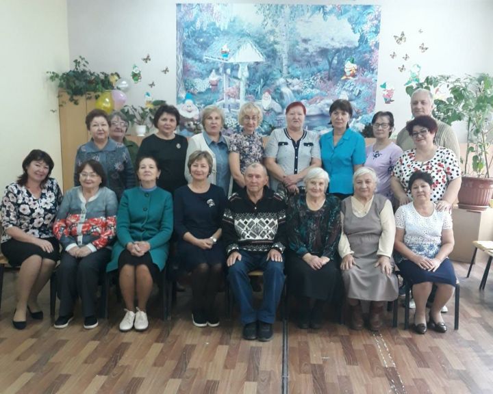 ​​​​​​​В Уруссинской школе №3 провели День пожилых