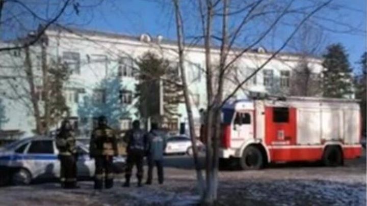 Два человека погибли и трое ранены в результате стрельбы в колледже в Благовещенске
