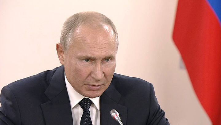 Путин поручил добиться увеличения доходов граждан