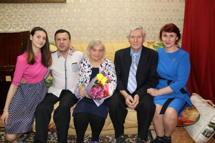 Жители Уруссу Физир и Татьяна Нигматуллины сегодня отмечают золотой юбилей.