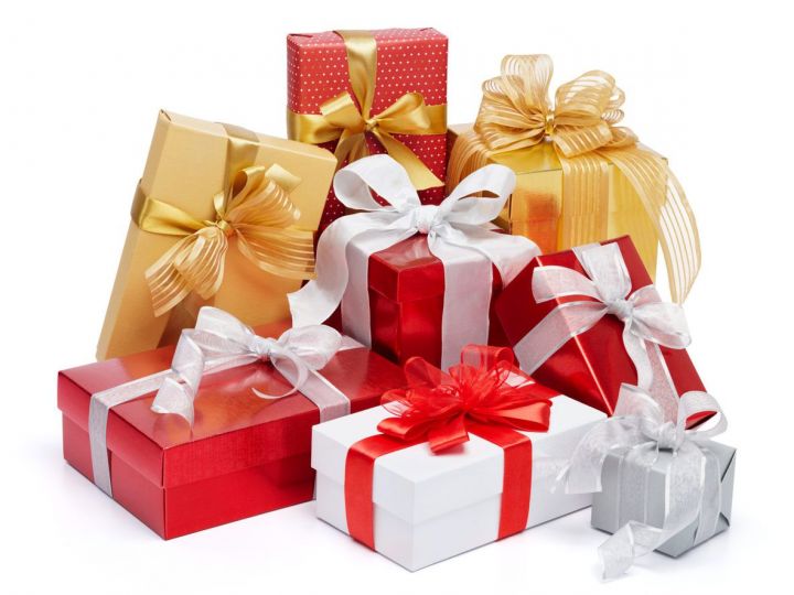 444 детям будут вручены новогодние подарки от имени муниципалитета района.