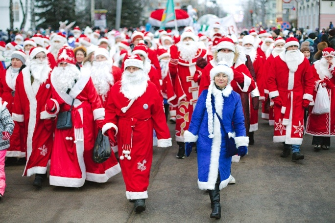 В субботу 28 декабря 2019 года в 12 часов по улице Уруссинская от СОК «Олимп» до площади РДК пройдет «Парад Дедов Морозов и Снегурочек».