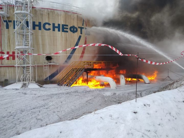 На месте пожара на нефтепроводе в Альметьевске нашли тела двух рабочих