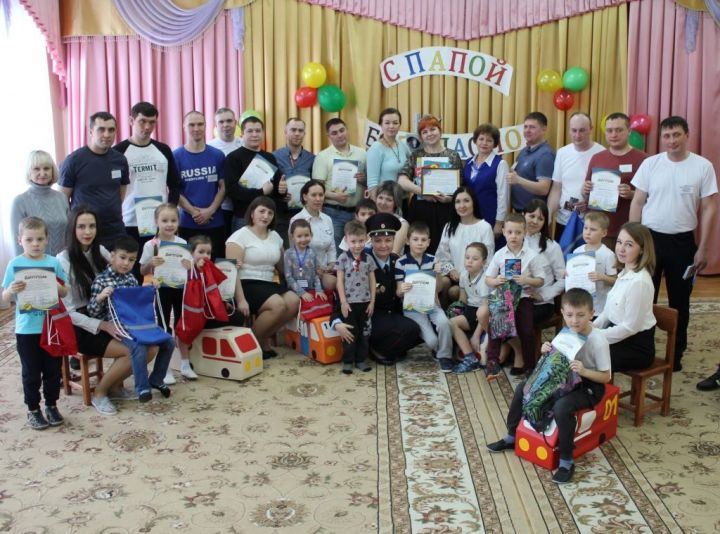 Сотрудники Госавтоинспекции Татарстана совместно с инициативной группой «Совет отцов» провели конкурс «С папой безопасно!»