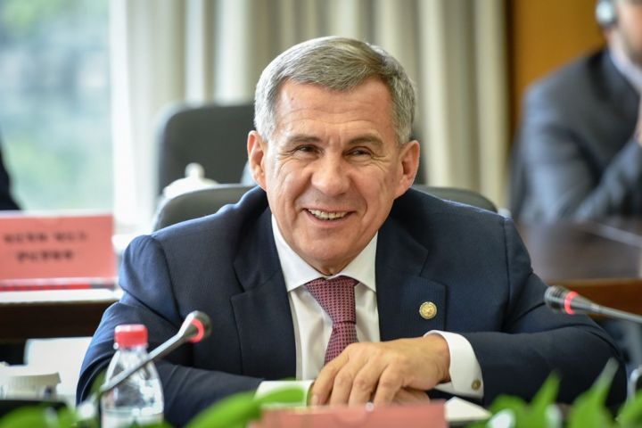 Рустам Минниханов 1 апреля назначил «Чак-чака» Норриса министром спорта Татарстана
