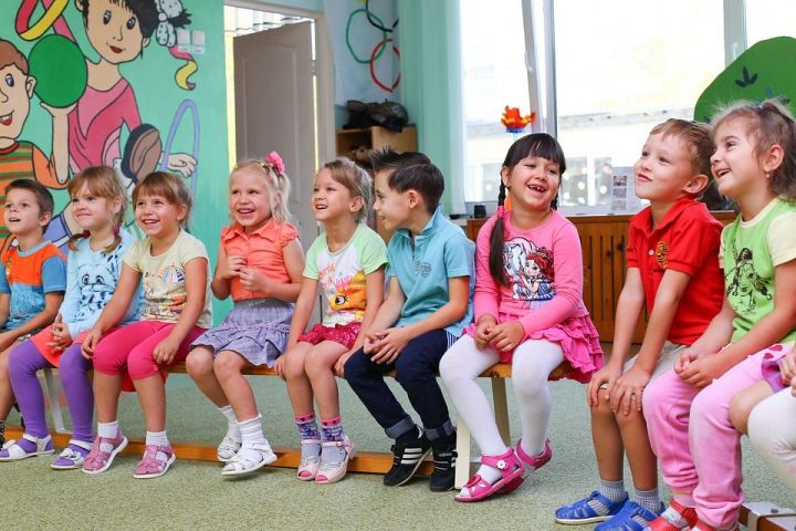 Правительство изменит график работы детских садов для удобства родителей