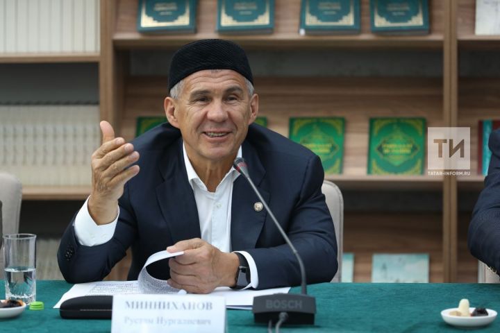 Рустам Минниханов поздравил татарстанцев с Днем принятия ислама Волжской Булгарией