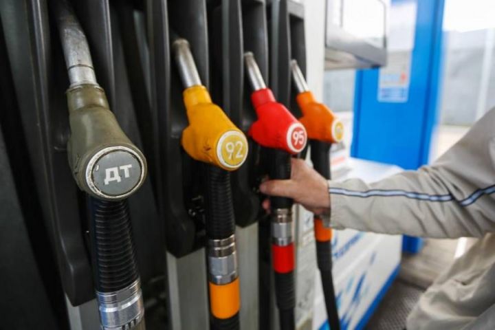 Стоимость одного литра бензина в России может достигнуть 120 рублей