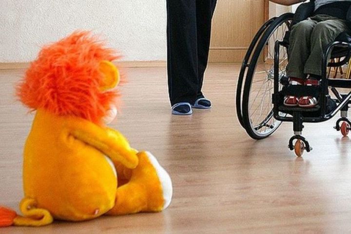 Массовое «исцеление». Почему с детей-инвалидов снимают инвалидность по достижении 14 лет?