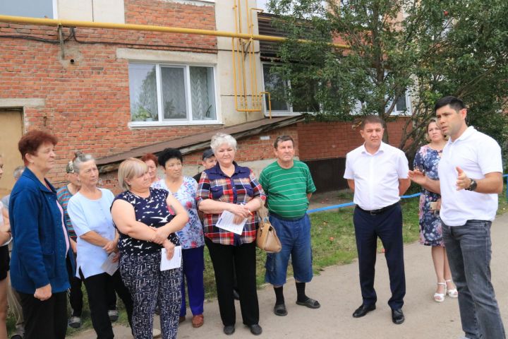 Республиканский депутат Ирек Салихов встретился с уруссинцами