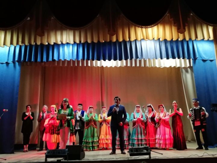 24 августа в Урманаевском сельском доме культуры состоялся концерт артистов и творческих коллективов Ютазинского района.