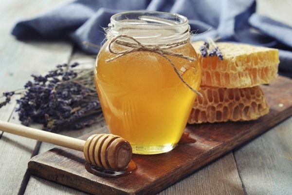 10 гениальных советов, как использовать мед не по прямому назначению