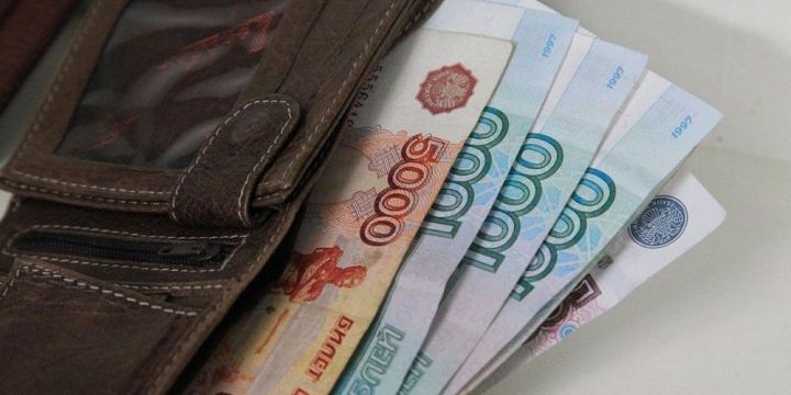 С 1 октября в России повысят зарплату. Кто станет получать больше