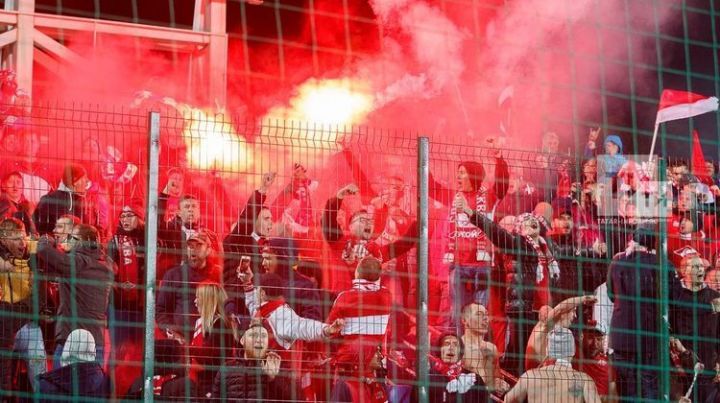 «Мы приехали, чтобы победить!»: как вели себя фанаты футбольного «Спартака» во время матча с челнинским «КАМАЗом»