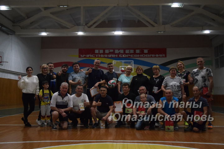 Соревнования по волейболу, посвященные декаде Дня пожилых людей, прошли в ДЮСШ «Олимп»