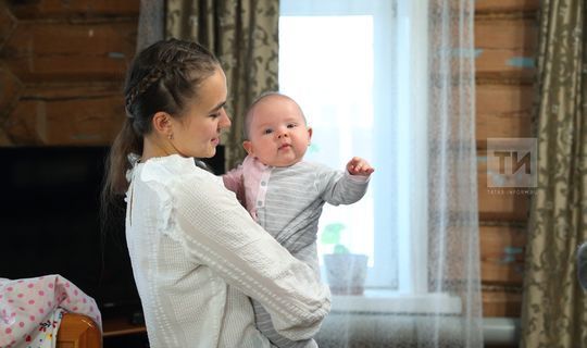 Жители Татарстана уже начали получать «путинские» выплаты на детей к Новому году