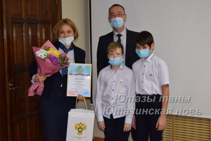 Награждены передовые работники и одаренные дети Ютазинского района