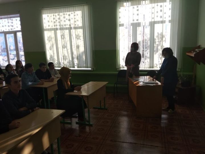 Центром «Форпост» Ютазинского муниципального района в Староуруссинской средней общеобразовательной школе был проведен урок мужества