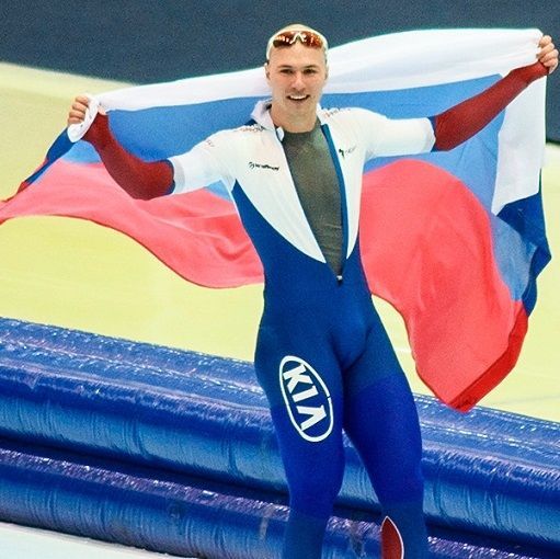 Установили мировой рекорд! Российские конькобежцы выиграли чемпионат мира