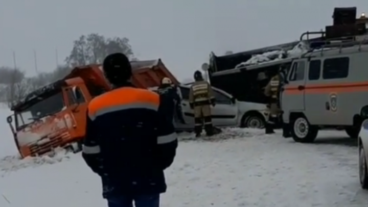 В соцсетях сообщили о смертельной аварии в Татарстане: LADA влетела в «КАМАЗ»