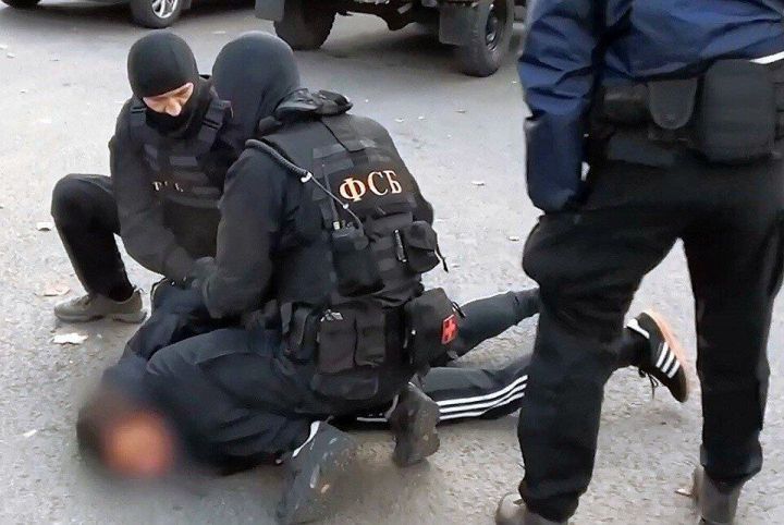 ФСБ задержала российских школьников, готовивших бойню