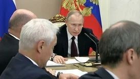 Путин потребовал оперативно реализовать меры соцподдержки из его послания